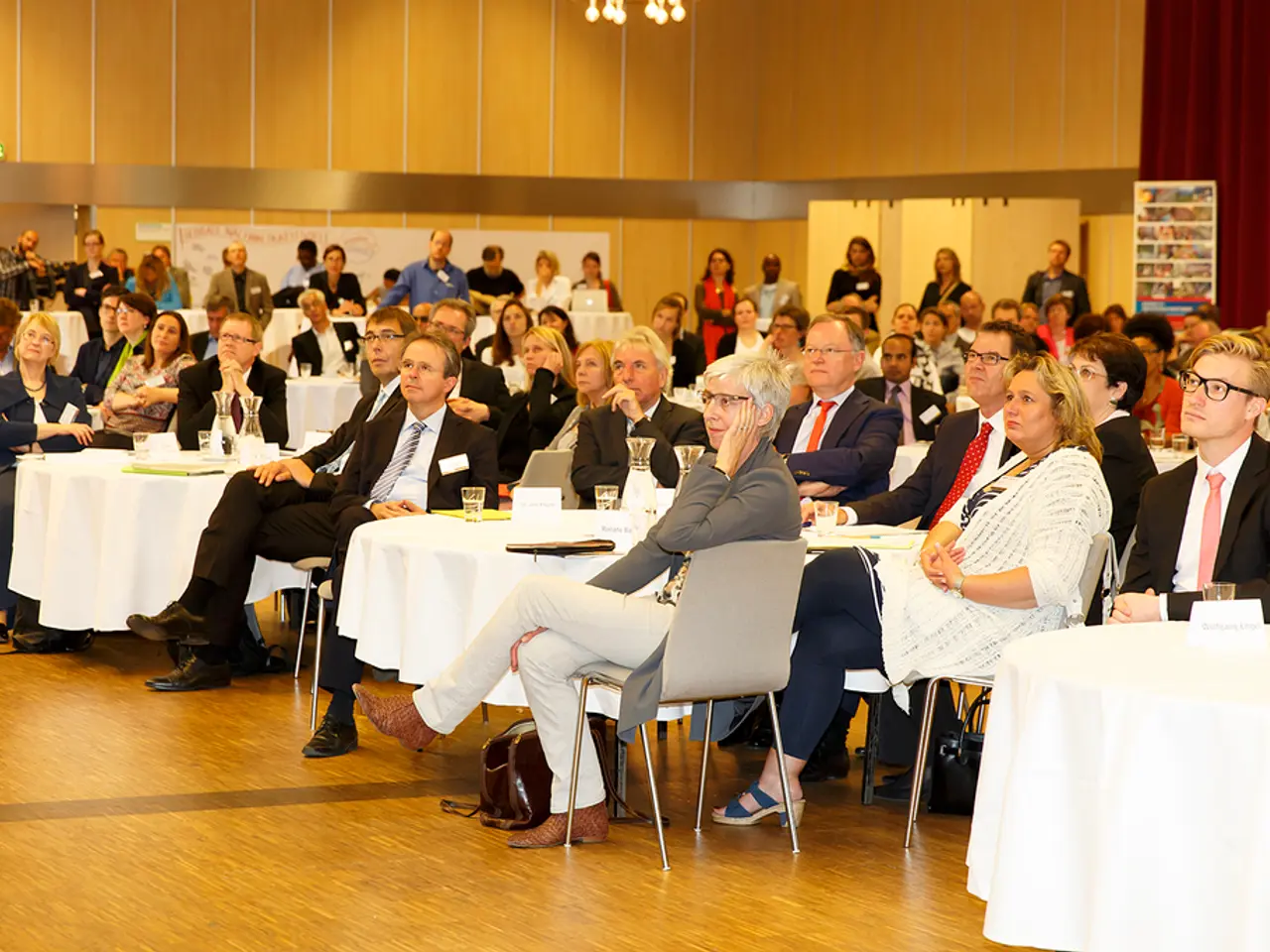 Improving English Mastery Through Focused Listening Practices