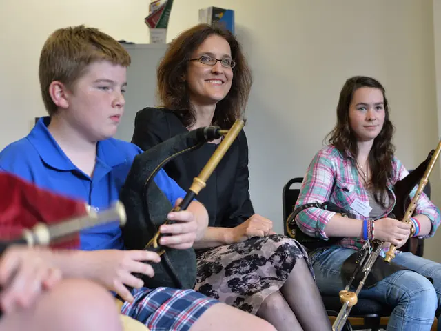 Children's Science Exploration: Creating Music with Straws and Flutes