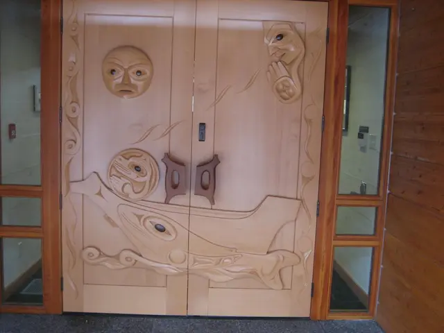 Strategies for Reconciling Design Thinking and Marketing Conflicts