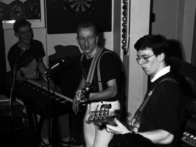 Teacher in Palestine employs drone noises to educate students in a chilling video presentation