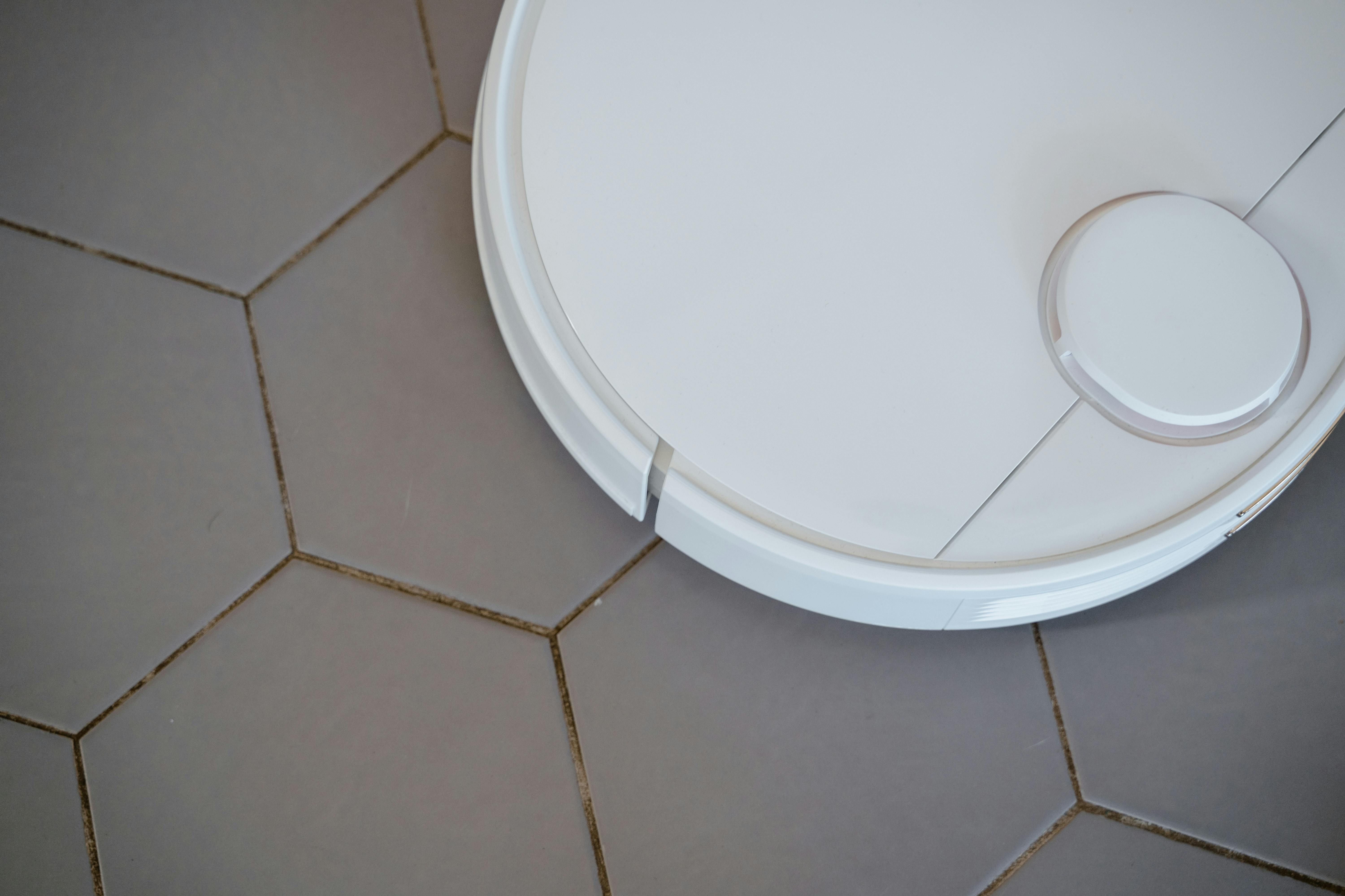 Powerful Robot Vacuum and Mop by dreame X50 Ultra: Self-Emptying,Auto-Cleaning Mop, 20,000Pa Strong Suction, Obstacle Evasion, 360° Navigation, Deep Cleaning Corners & Edges, Detangling Brush Included Key Attributes to Consider in a Current Robot Vacuum Model